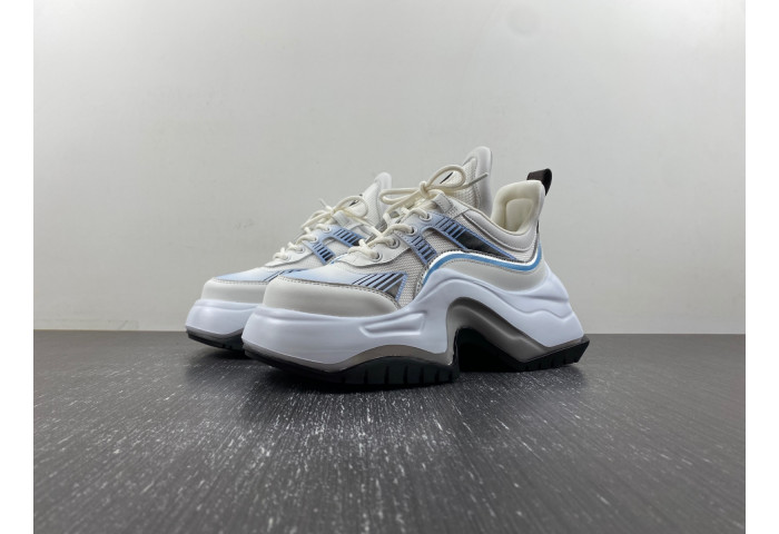L1VV Archlight Sneaker