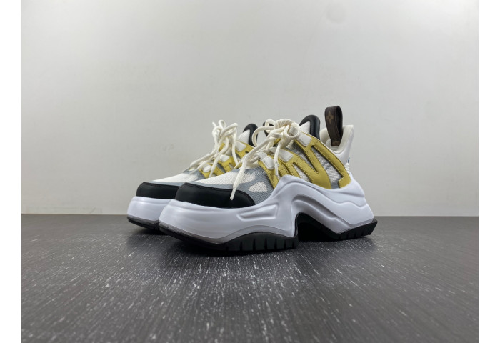 L1VV Archlight Sneaker