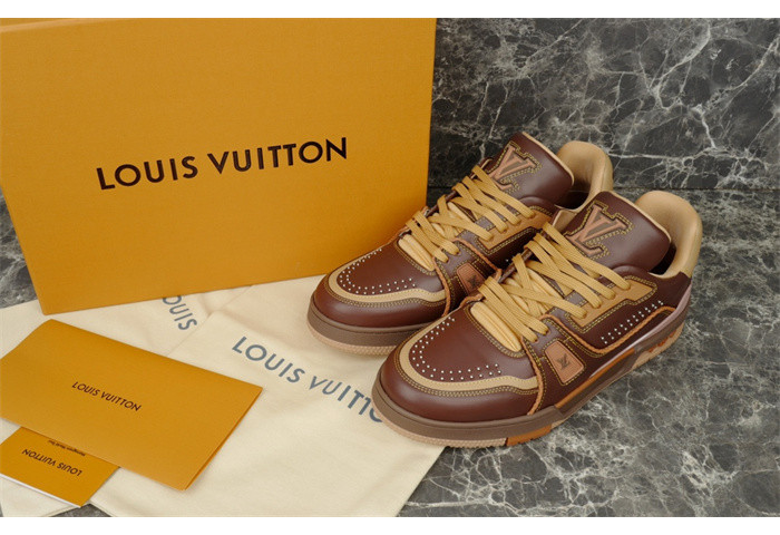 L1VV TRAINER