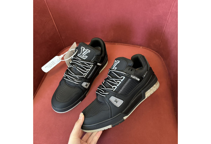 L1VV TRAINER