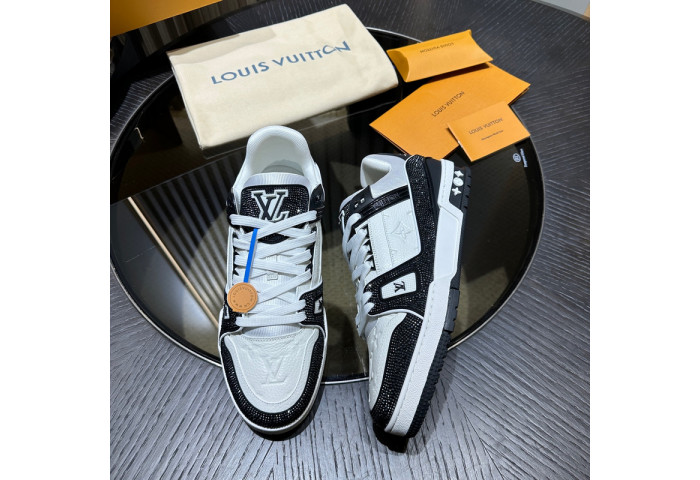L1VV TRAINER