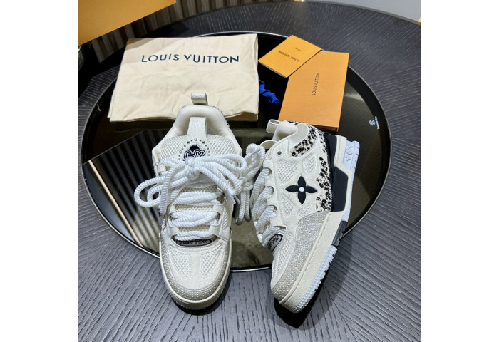 L1VV TRAINER
