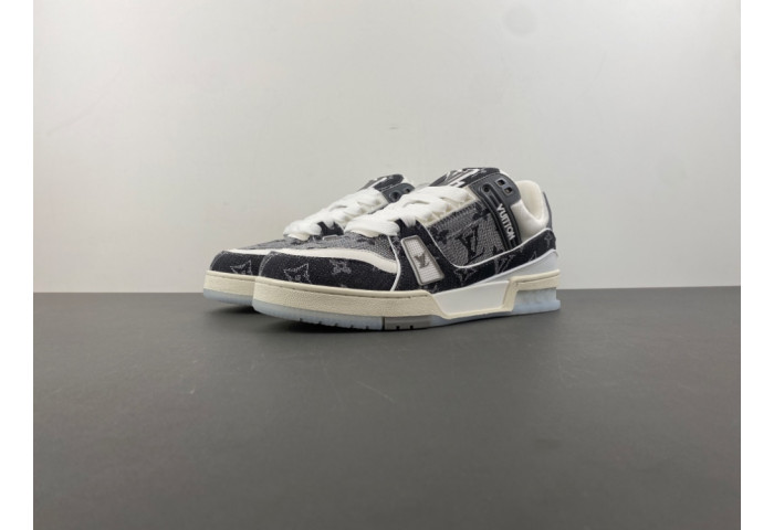 L1VV TRAINER