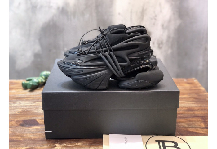 BALMAIN UNICORN LOW-TOP SNEAKERS