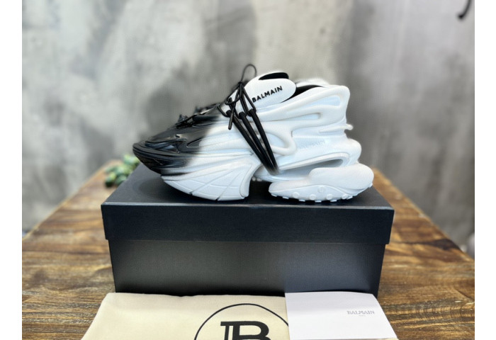 BALMAIN UNICORN LOW-TOP SNEAKERS