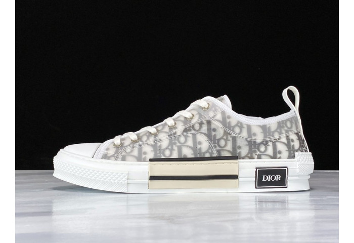 B23 Oblique Sneaker