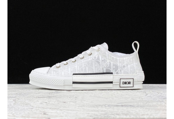 B23 Oblique Sneaker