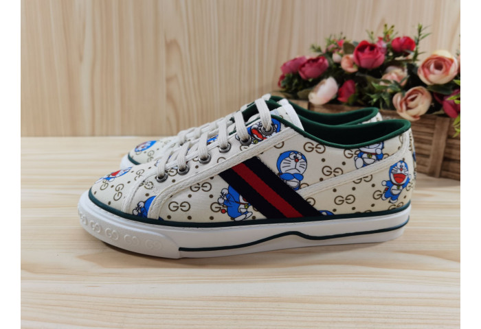 GU LOW TOP SNEAKER