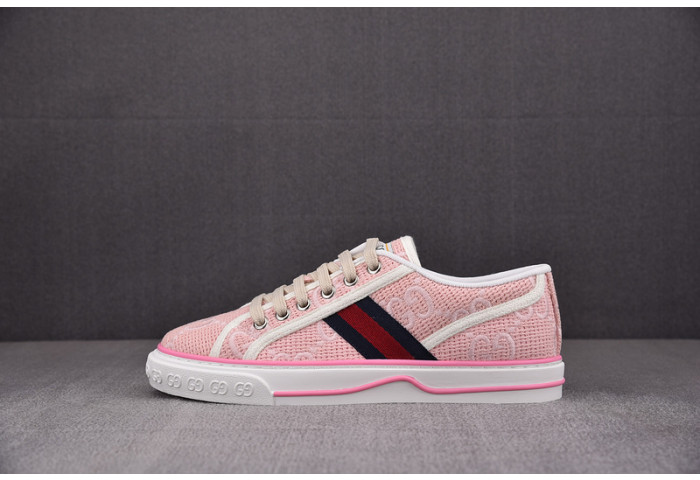 GU LOW TOP SNEAKER