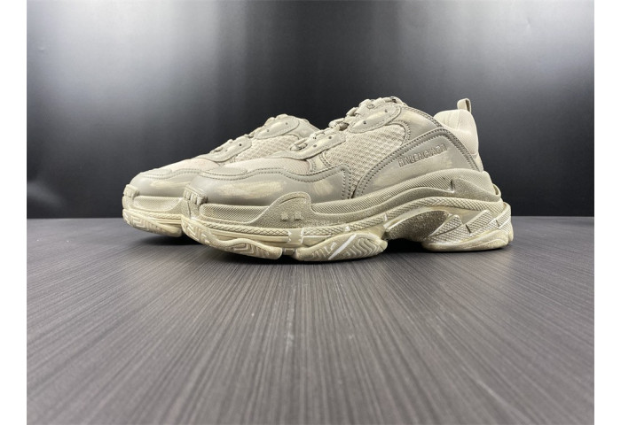 BALEN Triple S Sneaker 524039 W3CN3 9700