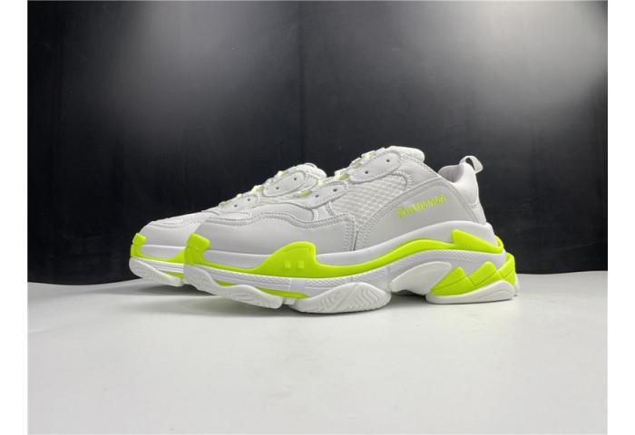 BALEN Triple S Sneaker 536737 W0901 9088