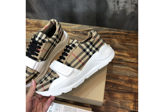 BUR*BERRY Sneakers