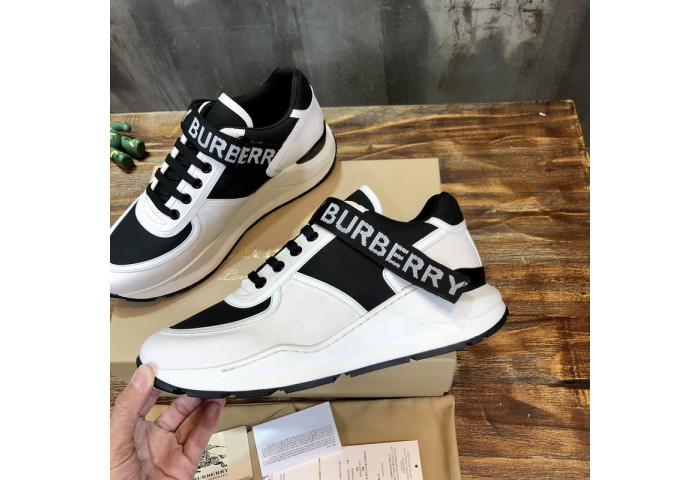 BUR*BERRY Sneakers