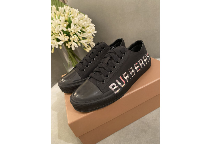 BUR*BERRY Sneakers
