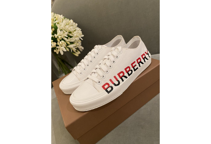 BUR*BERRY Sneakers