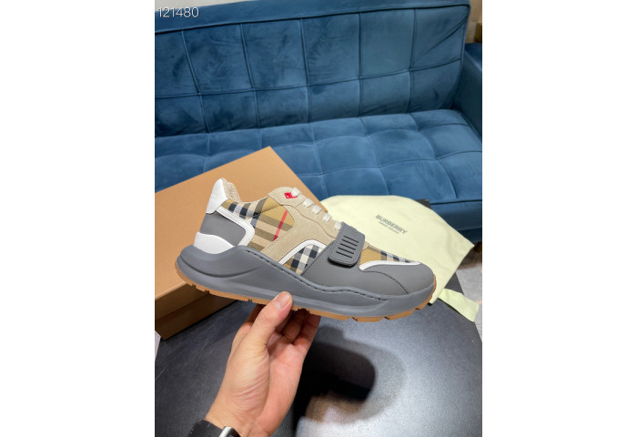 BUR*BERRY Sneakers