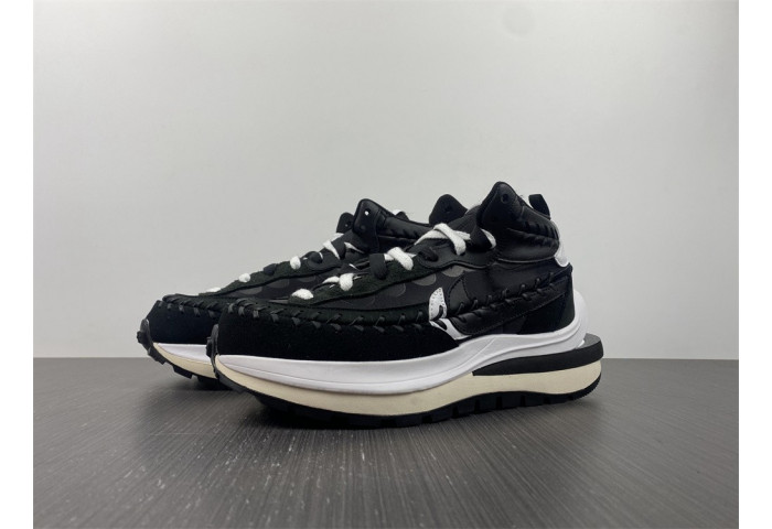 Nike Vaporwaffle sacai Jean Paul Gaultier Black White DH9186-001