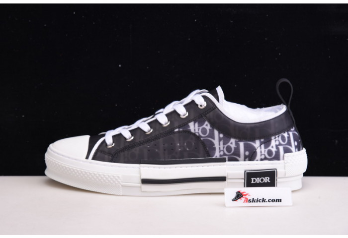 B23 Oblique Sneaker