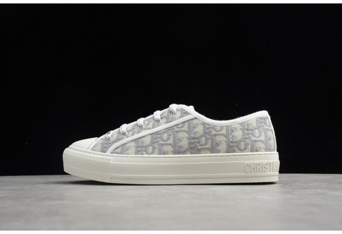 B23 Oblique Sneaker