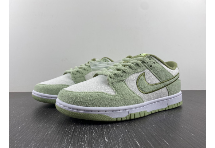 Nike Dunk Low SE Fleece Pack Honeydew DQ7579-300