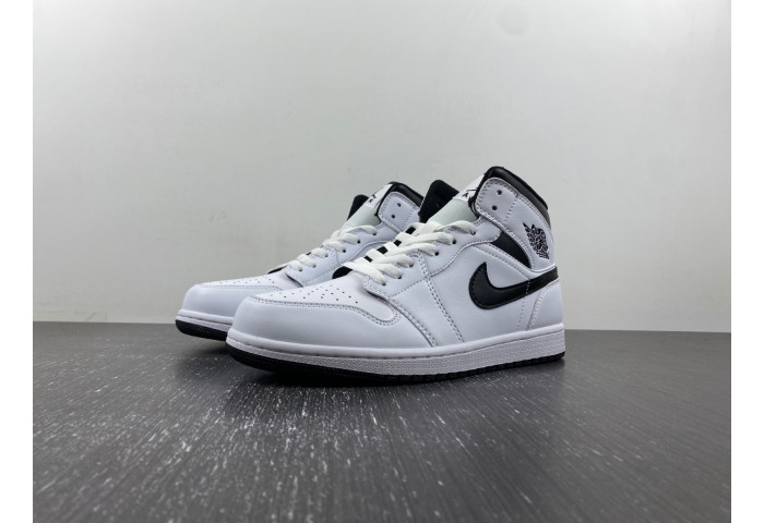 Air Jordan 1 Mid Reverse Panda DQ8426-132