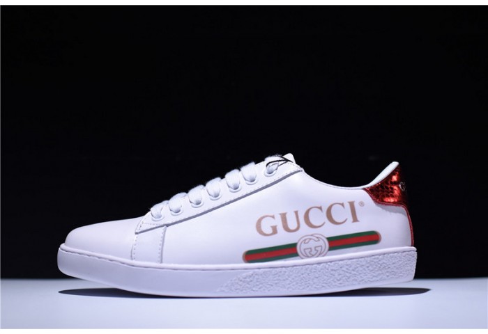 GU ACE EMBROIDERED LOW-TOP SNEAKER WITH LOGO