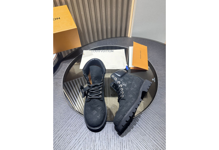 L1VV Boots