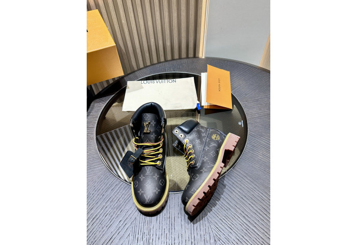 L1VV Boots