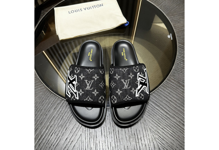 L1VV SANDALS