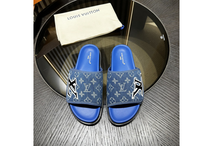 L1VV SANDALS