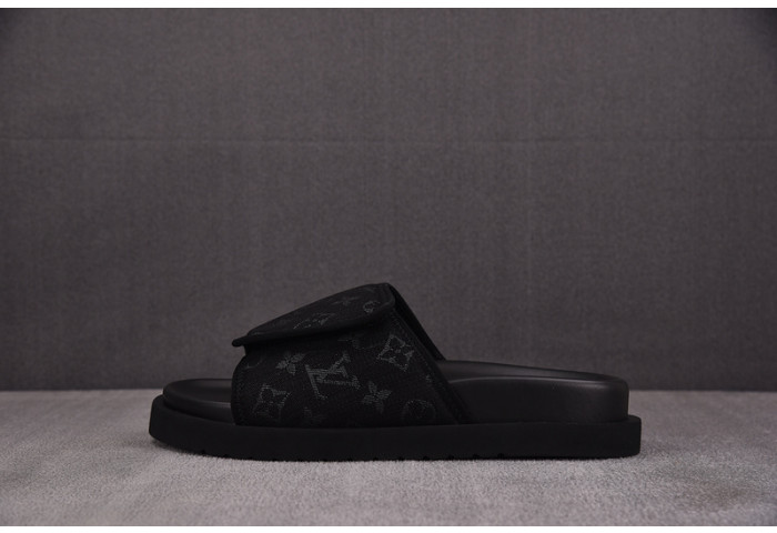 L1VV SANDALS