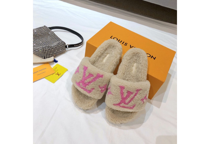 L1VV SANDALS