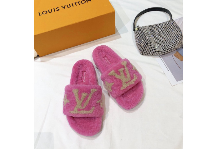 L1VV SANDALS