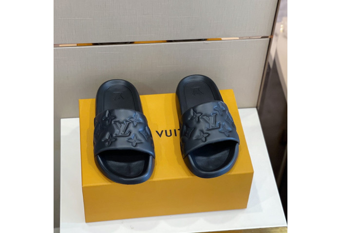 L1VV SANDALS