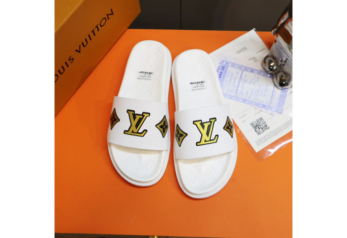 L1VV SANDALS