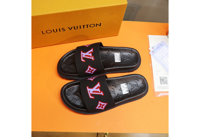 L1VV SANDALS