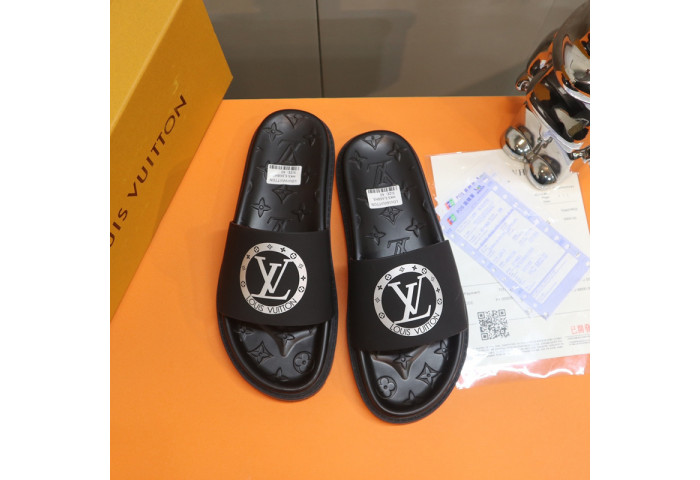 L1VV SANDALS