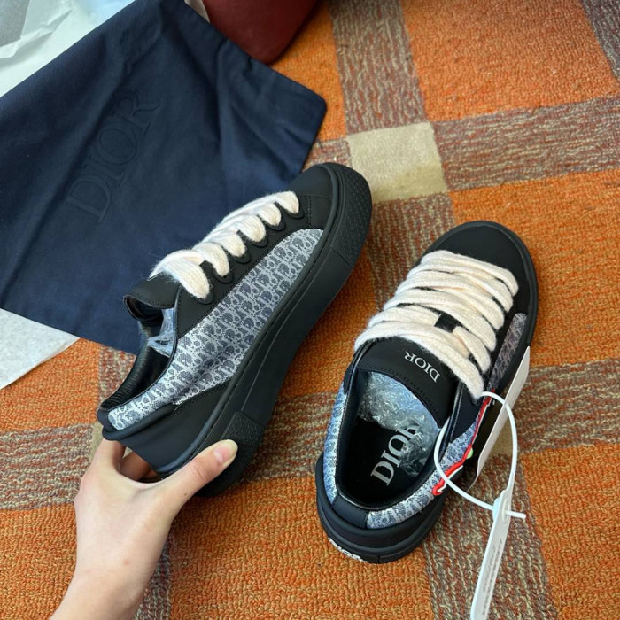 D1OR B33 Sneakers