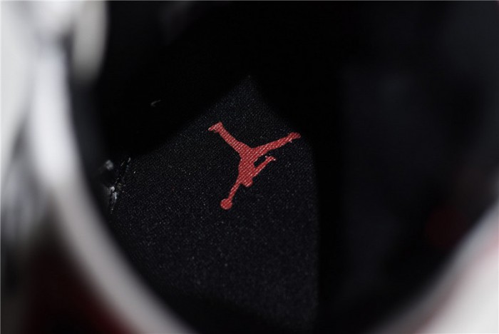 Air Jordan 1 Rebel “Chicago” red AT4151-100