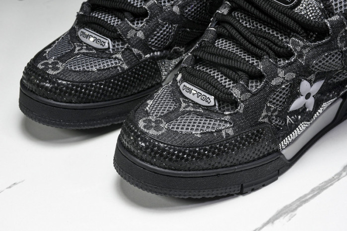 L1VV TRAINER