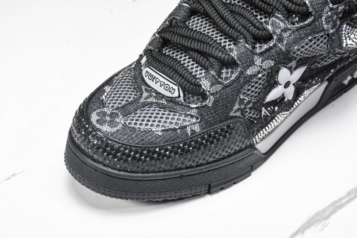 L1VV TRAINER