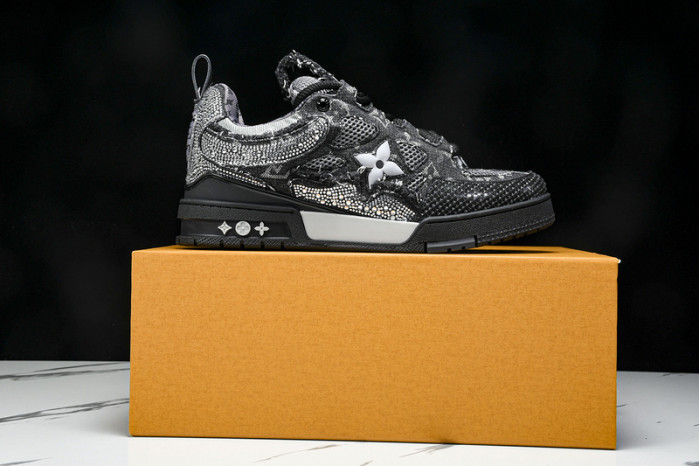 L1VV TRAINER
