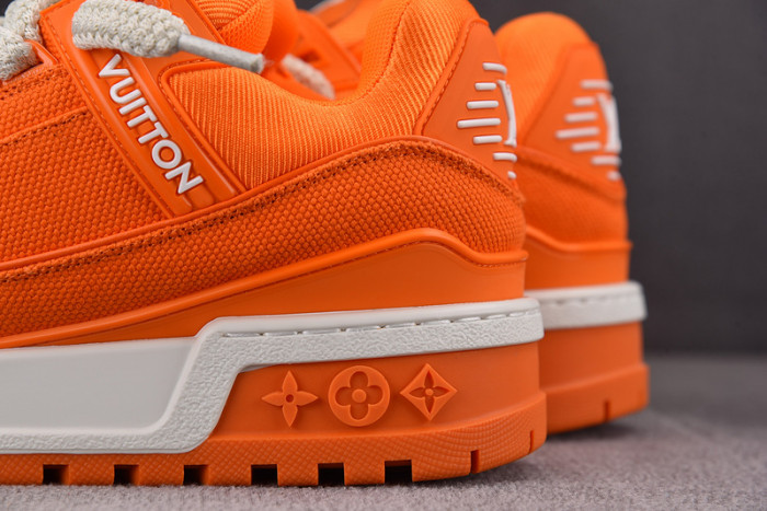 L1VV TRAINER