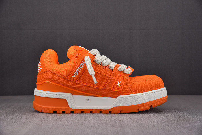 L1VV TRAINER