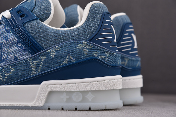 L1VV TRAINER