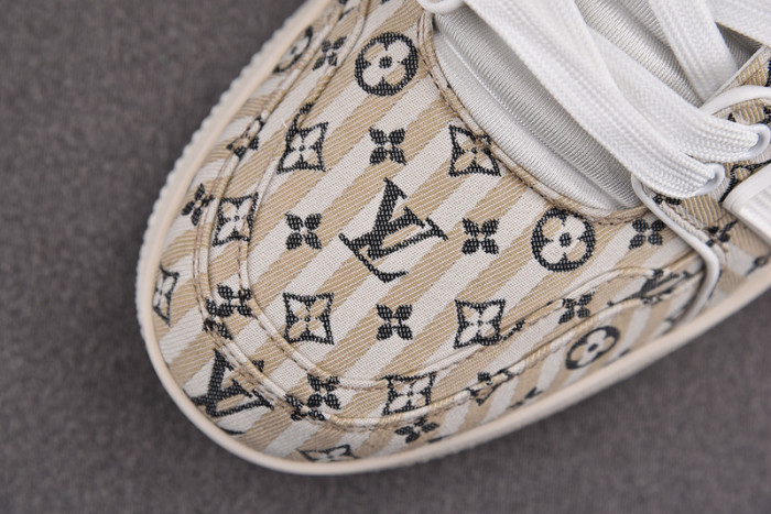 L1VV TRAINER