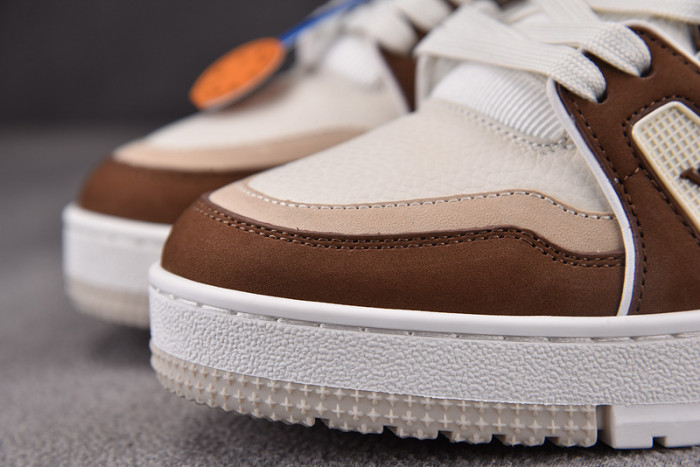 L1VV TRAINER
