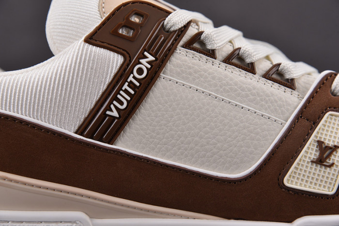 L1VV TRAINER