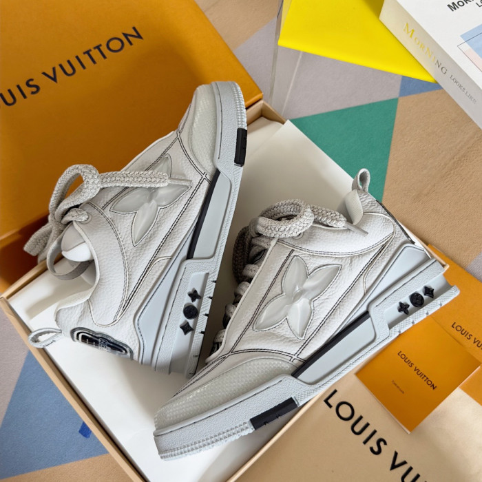 L1VV TRAINER