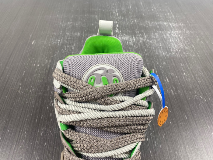 L1VV TRAINER